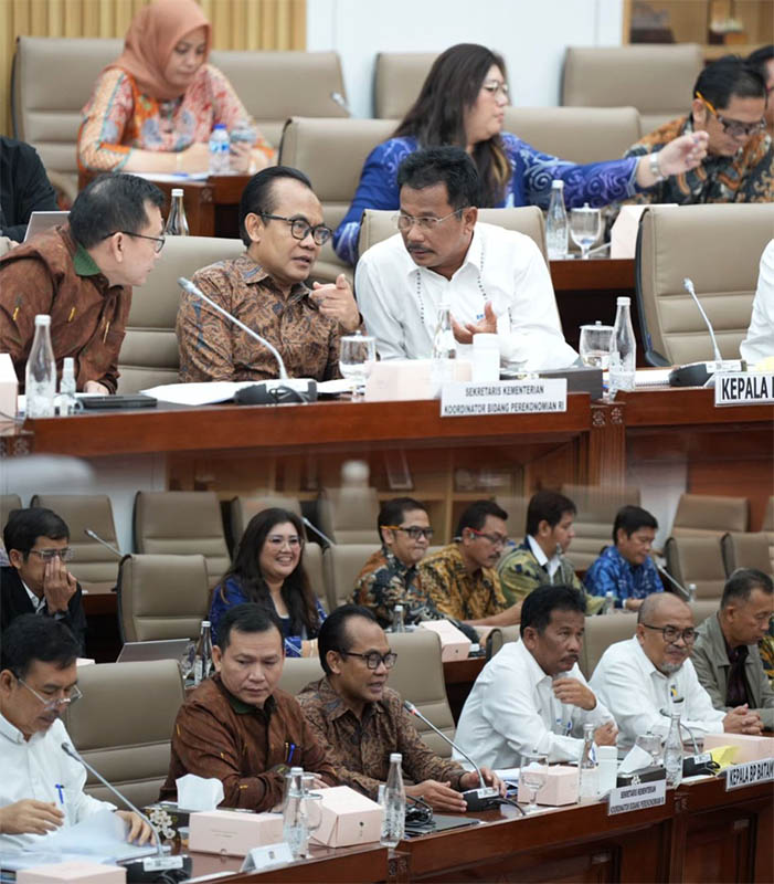 Rudi dan Ketua Dewas BP Batam Bahas Peningkatan Investasi dengan Komisi VI DPR RI