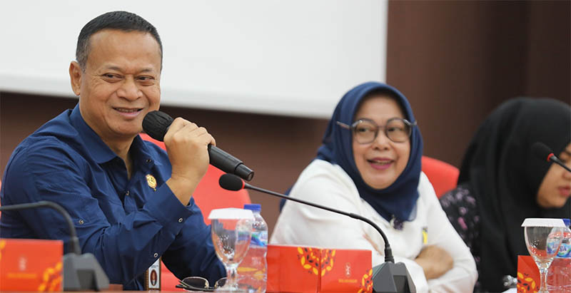 Kepala Biro GTK Setmilpres Sosialisasi Pendistribusian Tanda Kehormatan di Lingkungan BP Batam