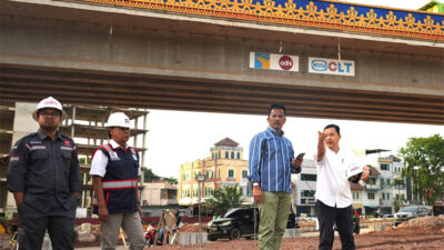 Rudi Tinjau Pekerjaan Akhir Proyek Flyover Seiladi