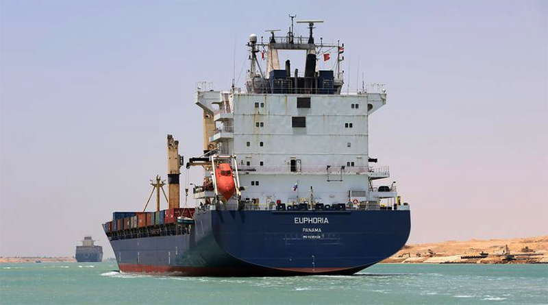 Terusan Suez Uji Coba Jalur Baru Tingkatkan Lalu Lintas Pelayaran