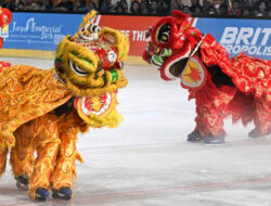 Pertunjukan Tari Barongsai di Atas Es Meriahkan Tahun Baru Imlek di Tangsel