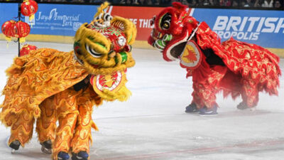 Pertunjukan Tari Barongsai di Atas Es Meriahkan Tahun Baru Imlek di Tangsel