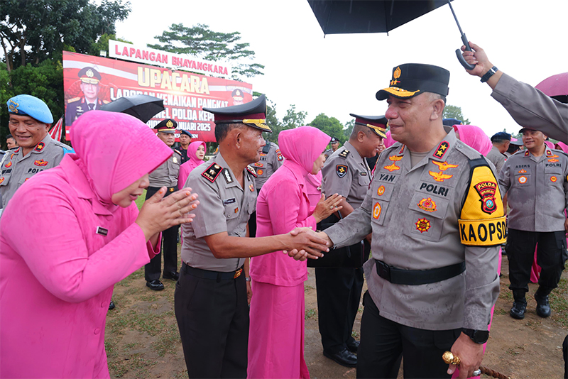 Tahun Baru, Sebanyak 517 Personel Polda Kepri Naik Pangkat