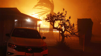 Karhutla Dahsyat di LA Hancurkan Ribuan Bangunan, Hampir 180.000 Orang Mengungsi