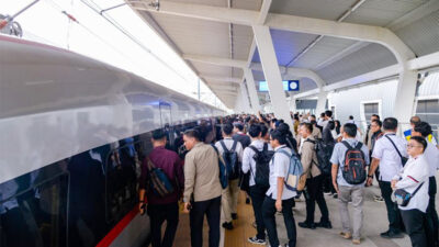 Stasiun Whoosh Karawang Catat 5.500 Penumpang Dalam 10 Hari Pertama Beroperasi
