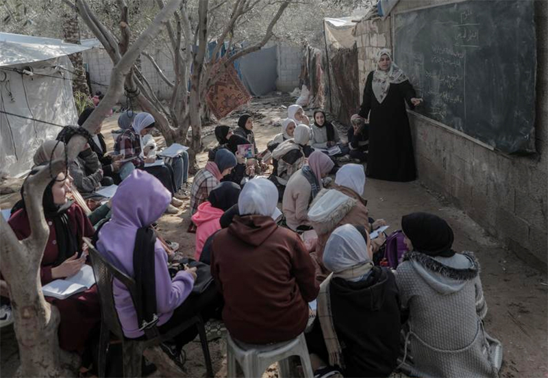 Menengok Anak-anak Gaza yang Terpaksa Belajar di Bawah Pohon dan Tenda