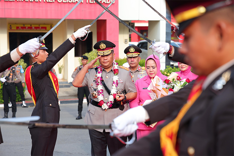 Polda Kepri Sambut Kapolda Baru, Brigjen Pol Asep Safrudin dengan Tradisi Hangat
