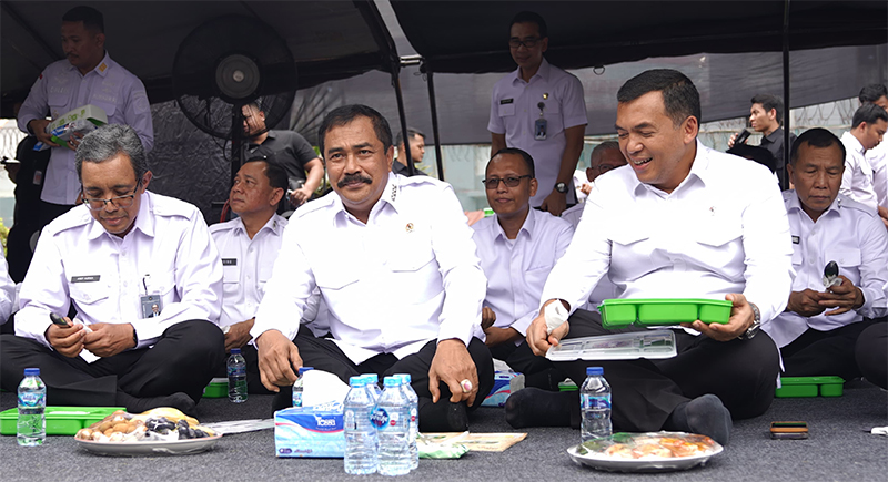 Tukar Jatah Makanan, Menteri Imipas Makan Bersama Warga Binaan Rutan Cipinang