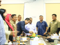 SMSI Kepri Peringati HPN dengan Potong Tumpeng Bersama