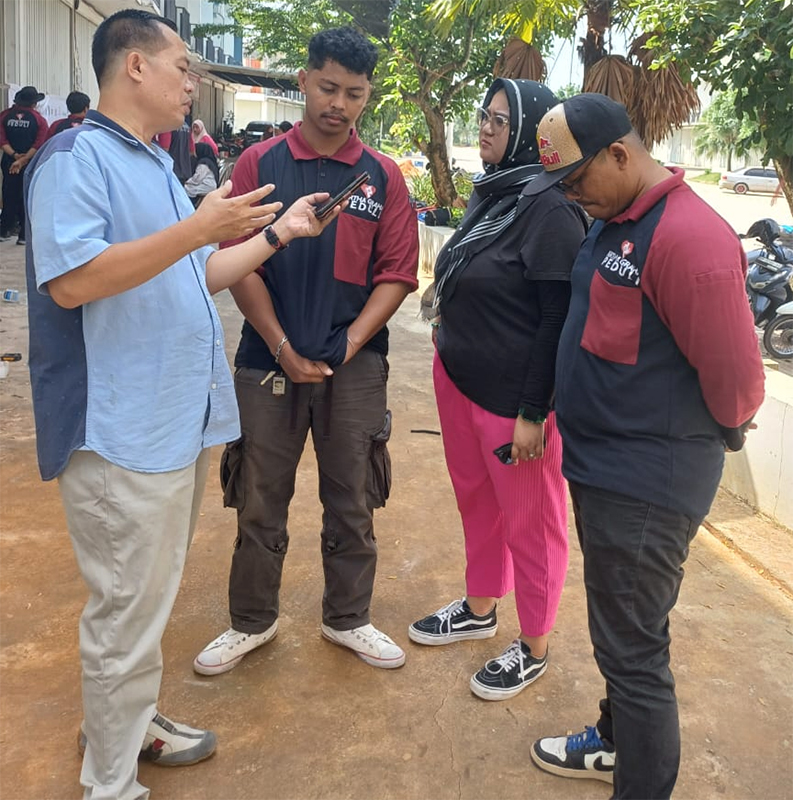 PT MEG Pasar Murah Diskon 70 Persen kepada Warga Relokasi di Perumahan Sementara