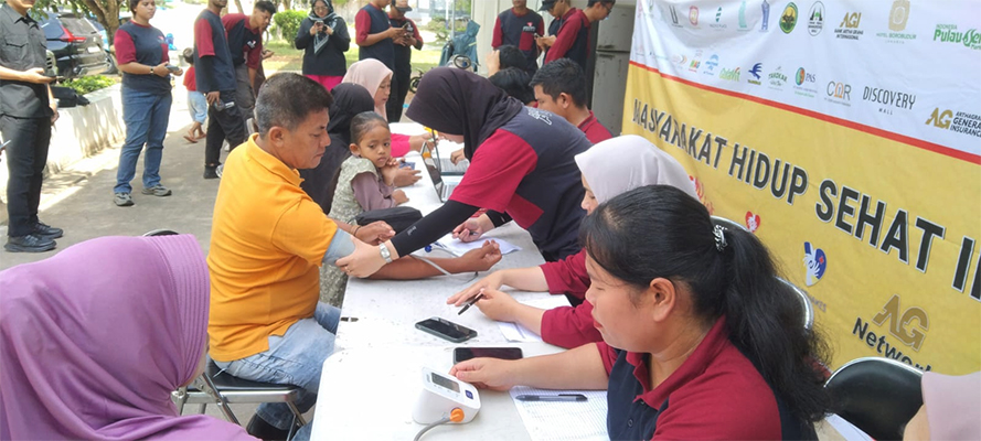 PT MEG Pasar Murah Diskon 70 Persen kepada Warga Relokasi di Perumahan Sementara