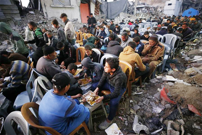 Menengok Suasana Buka Puasa Bersama di Gaza yang Dilanda Perang