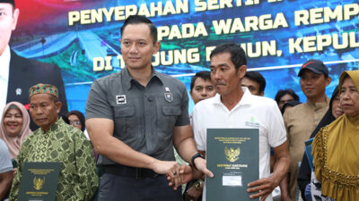 Terima Sertifikat Hak Milik, Warga Rempang Apresiasi Komitmen Presiden Prabowo dan BP Batam