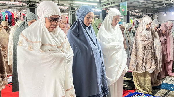 Diguyur Hujan, Lapas Perempuan Batam Gelar Salat Ied
