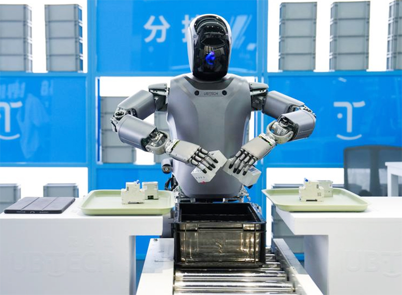 Untuk Pertama Kalinya, Robot Humanoid Bekerja sebagai Tim di Pabrik Mobil China