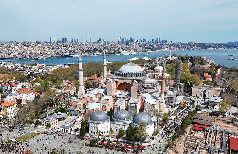 Turki Renovasi Kubah Situs Bersejarah Hagia Sophia