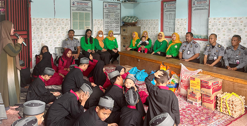 Peringati Hari Bakti Pemasyarakatan, Lapas Perempuan Batam Berbagi Sembako ke Panti Asuhan At-Taqwa