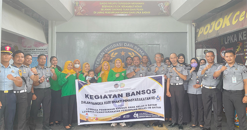 Peringati Hari Bakti Pemasyarakatan, Lapas Perempuan Batam Berbagi Sembako ke Panti Asuhan At-Taqwa
