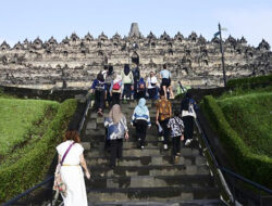 Menikmati Pesona Candi Borobudur Menjelang Hari Raya Waisak