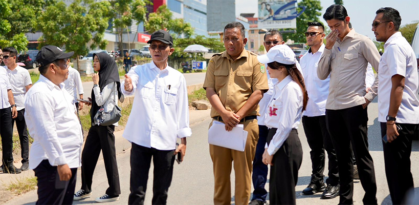 Kepala dan Wakil Kepala BP Tinjau Kondisi Jalan Laksamana Bintan dan Jalan Raja Isa