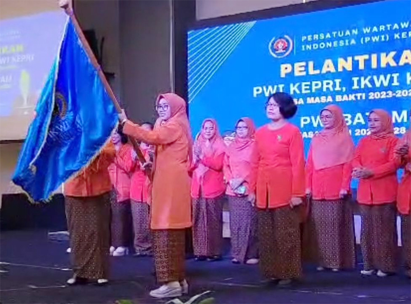 IKWI Kepri Dilantik, Tugas Berat Menanti Para Istri Wartawan