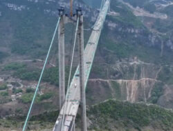 Mengintip Pembangunan Proyek Jembatan Tertinggi di Dunia