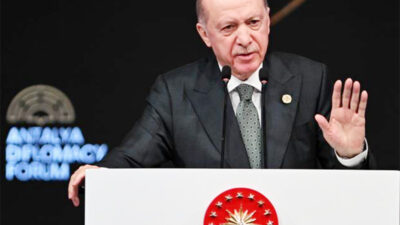 Bertemu Sekjen NATO, Erdogan Tegaskan Dukungan Gencatan Senjata Rusia-Ukraina