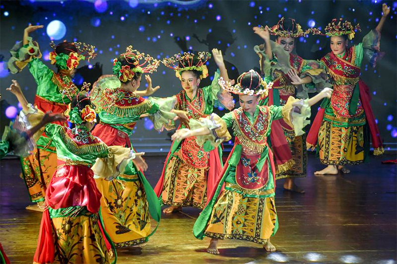 Ribuan Penari Meriahkan Acara Indonesia World Dance Festival 2025