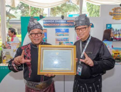 Wako Lis Darmansyah Terima Penghargaan Nasional atas Komitmen Pelestarian Bahasa Melayu