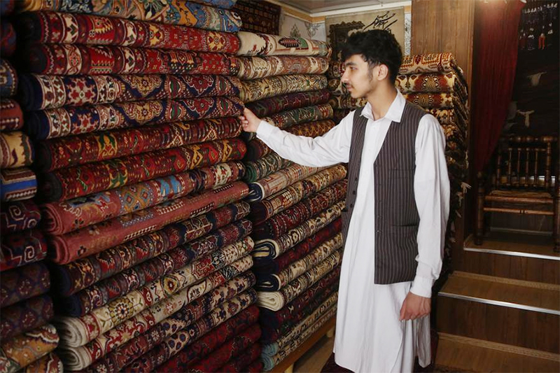 Menilik Keindahan Karpet Buatan Tangan di Afghanistan
