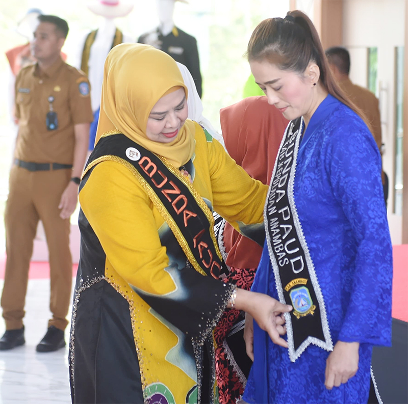 Dewi Ansar Lantik Bunda PAUD se-Kepri, Tegaskan Komitmen Wujudkan Generasi Emas
