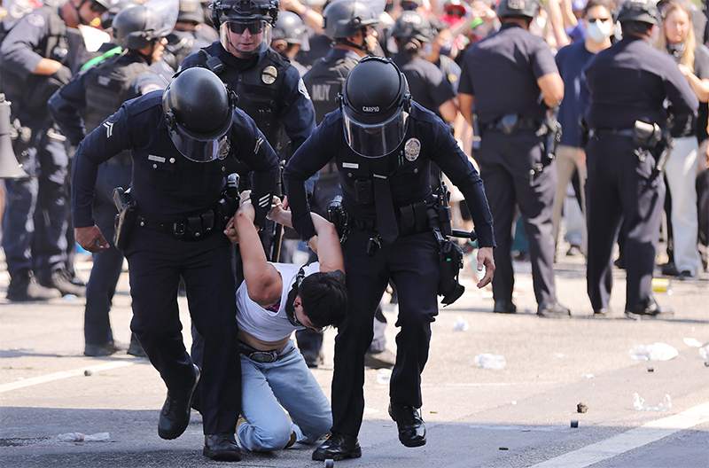 Suasana Unjuk Rasa di Los Angeles, AS, Dalam Deretan Foto Xinhua