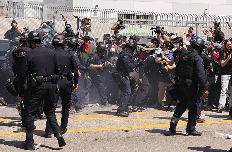 Suasana Unjuk Rasa di Los Angeles, AS, Dalam Deretan Foto Xinhua