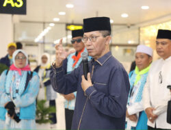 Isak Haru Iringi Keberangkatan 275 Jamaah Umrah Samira Travel, Amsakar: Doakan Batam di Tanah Suci