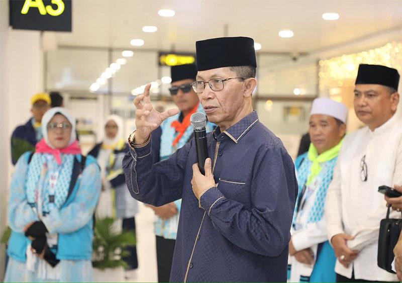 Isak Haru Iringi Keberangkatan 275 Jamaah Umrah Samira Travel, Amsakar: Doakan Batam di Tanah Suci