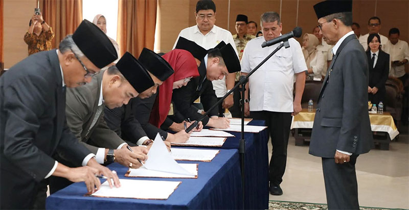 Harmoni Dalam Pengabdian: Amsakar Lantik Sejumlah Pejabat, Dorong Profesionalisme dan Karya Nyata