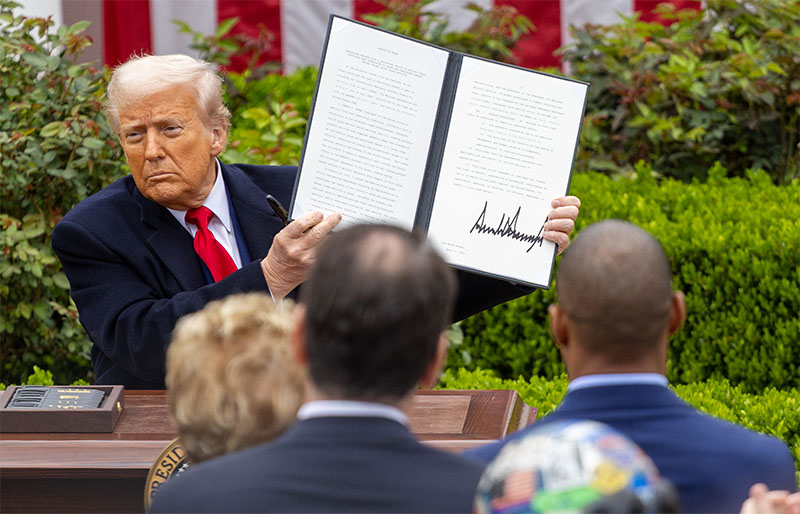 Tarif Trump Sebagian Besar Dibebankan kepada Wajib Pajak AS