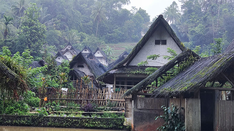 "Tidak Ada Dahulu, Tidak Ada Sekarang": Warisan Budaya Parahyangan Timur sebagai Fondasi Masa Depan