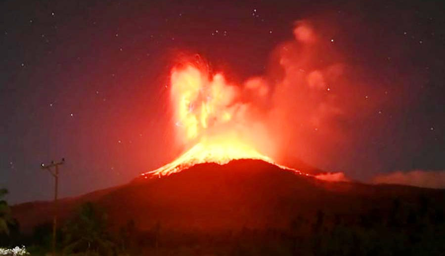 Gunung Lewotobi Laki-Laki Kembali Erupsi, Muntahkan Abu Setinggi 18 Km
