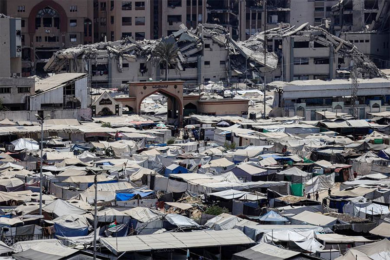 Pengungsi Gaza Menghuni Tenda di Tengah Reruntuhan