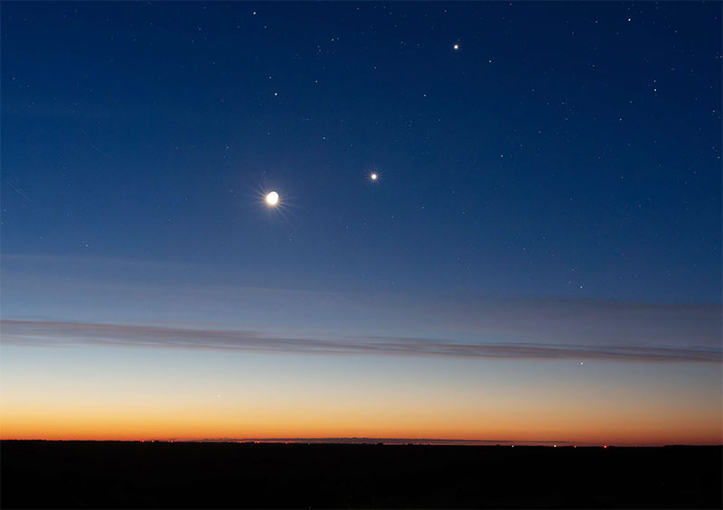 Menilik Fenomena Jupiter dan Venus Berdampingan dengan Bulan di Langit Heilongjiang, China Timur Laut