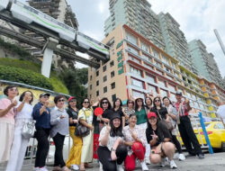 “Realitas Cyberpunk”: Kereta Ringan Chongqing Menembus Gedung dan Undang Banyak Wisatawan