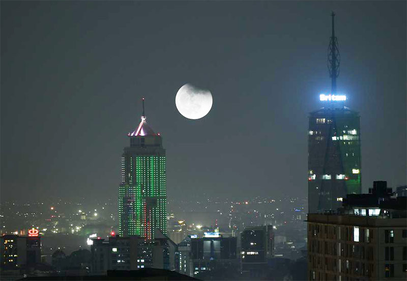 Mengintip Fenomena Gerhana Bulan Total di Berbagai Belahan Dunia