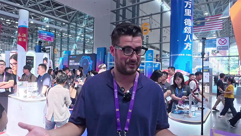 Menelusuri Keajaiban di Balik Kacamata AI Buatan China di CAEXPO