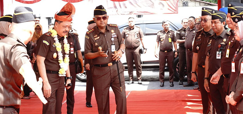 Kajati Kepri Tinjau Kinerja Kejari Tanjungpinang, Tekankan Penegakan Hukum yang Humanis dan Berkeadilan
