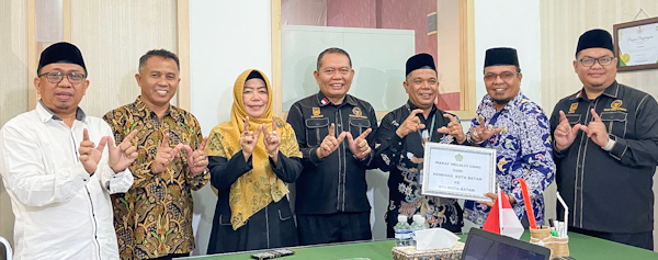 Kemenag Batam Salurkan Wakaf Tunai ke BWI: Dorong Akselerasi Program Rumah Quran dan Literasi Wakaf