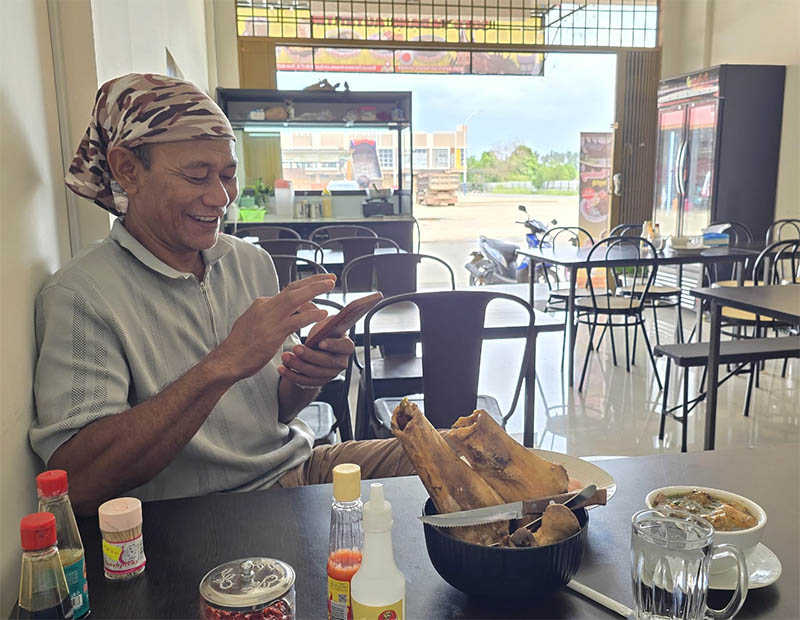 Kopi Menteng Nenek Hubba: Surganya Soto Sumsum & Teh Talua Paling ‘Jos’ di Batam!