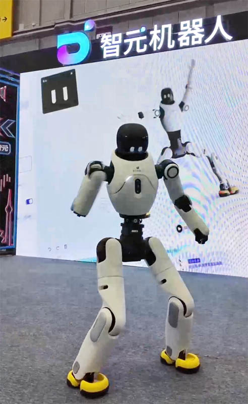 Robot Humanoid Tampilkan Flash Mob di Ajang CIIE