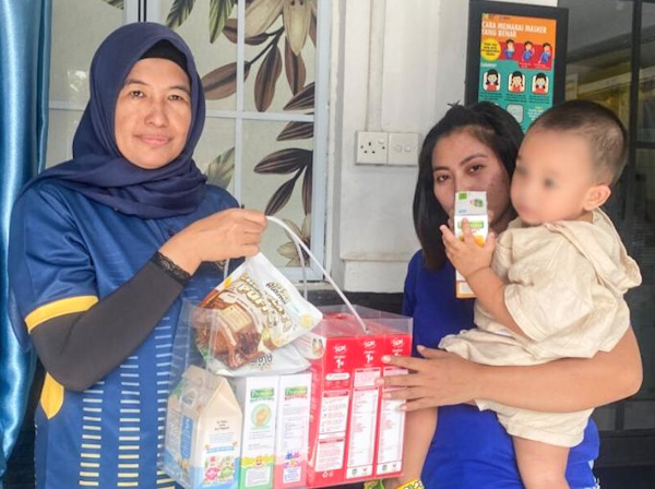 Lapas Perempuan Batam Berikan Bantuan Peralatan Bayi pada Anak Warga Binaan