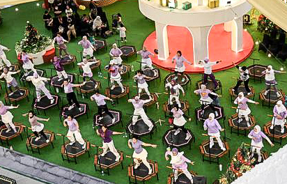 Album Asia: Senam Trampolin Makin Digemari di Indonesia